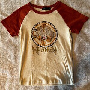 Vinyl Icons - Def Leppard Tee / Size Medium